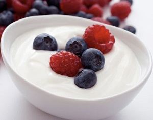 A Yogurt a Day Keeps Excess Pounds Away – as Long as it’s Full Fat Yogurt